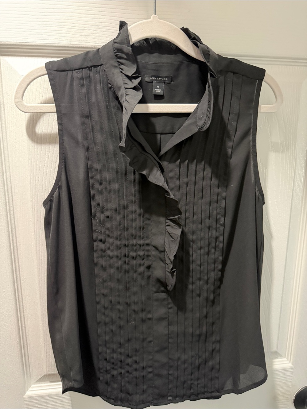 Ann Taylor Black Sleeveless Ruffle Pintuck Top